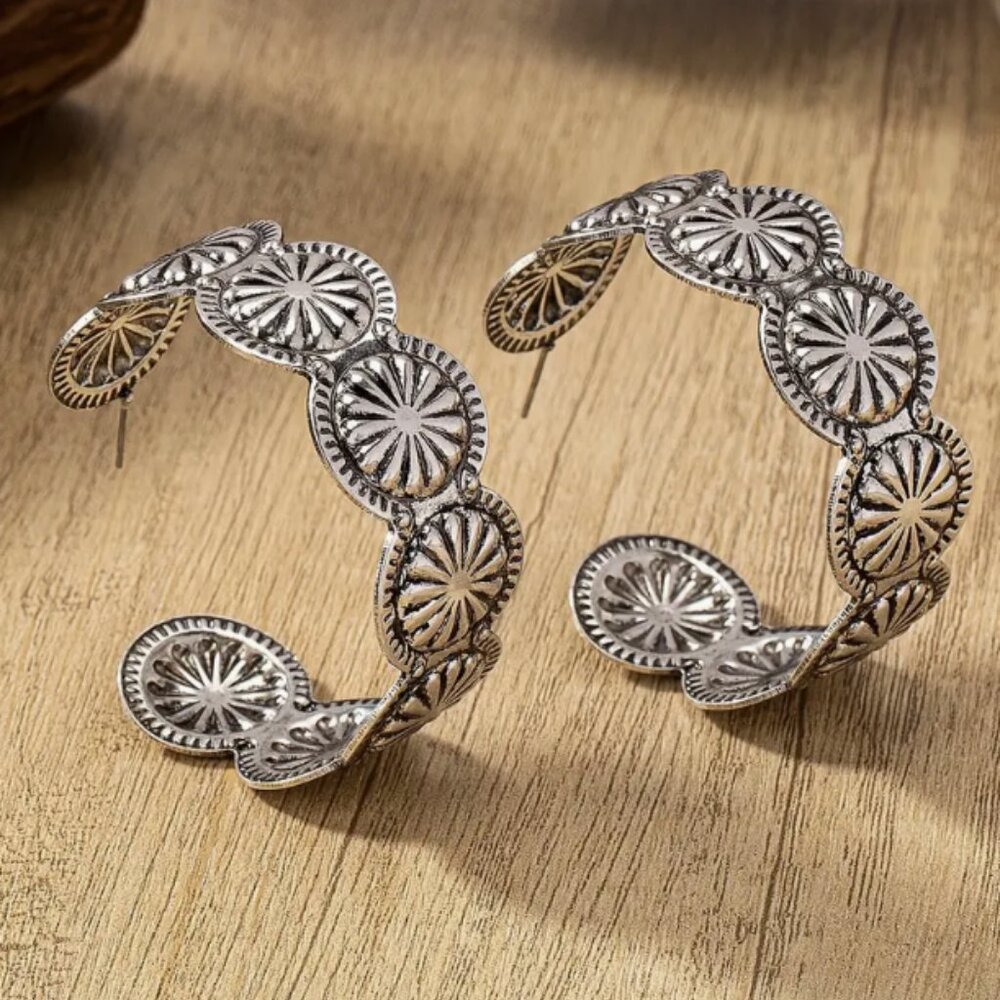 Hammered Concho Ancient Aged Silver Western Southwestern Boho Round Earrings NEW - Picture 1 of 6